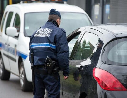 TAXIS CLANDESTINS : Des panneaux pour lutter contre les taxis clandestins © Chlorophylle